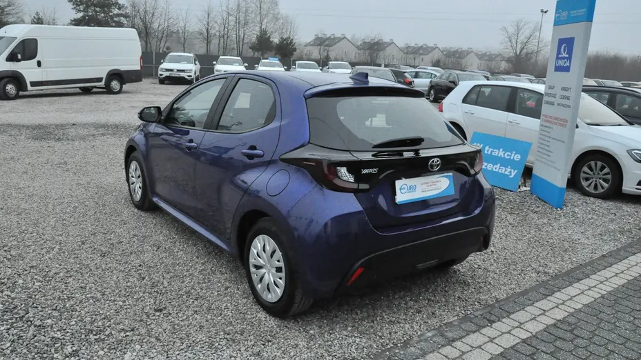 TOYOTA Yaris -