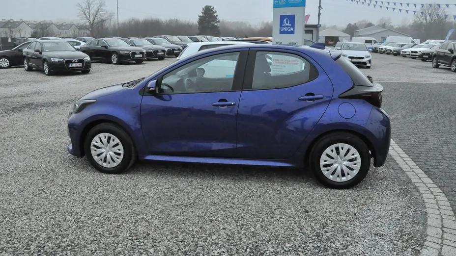 TOYOTA Yaris -