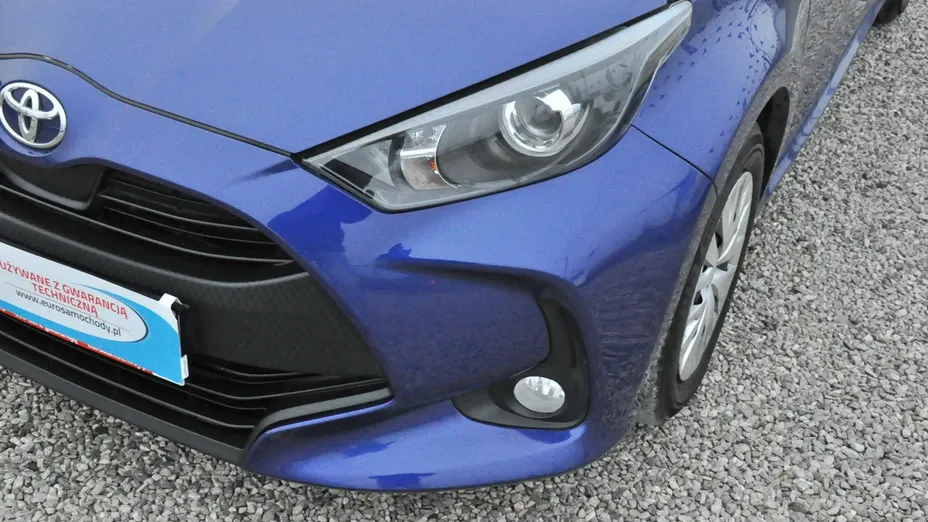 TOYOTA Yaris -