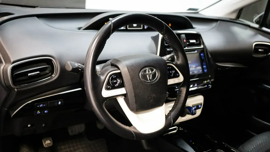TOYOTA Prius -