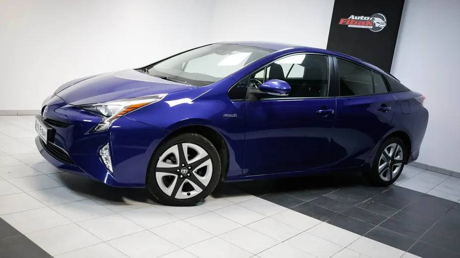 TOYOTA Prius -