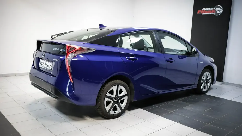 TOYOTA Prius -