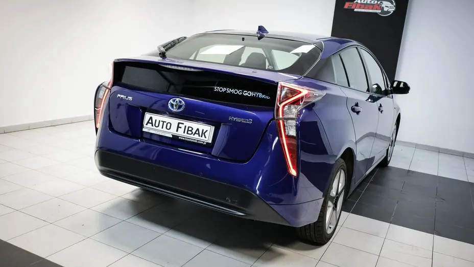 TOYOTA Prius -