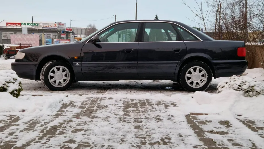 AUDI A6 -