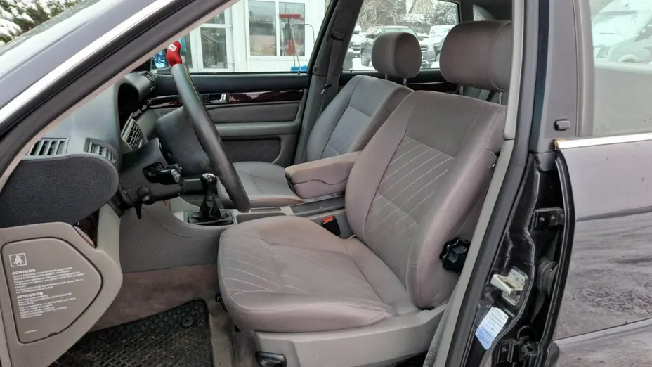 AUDI A6 -