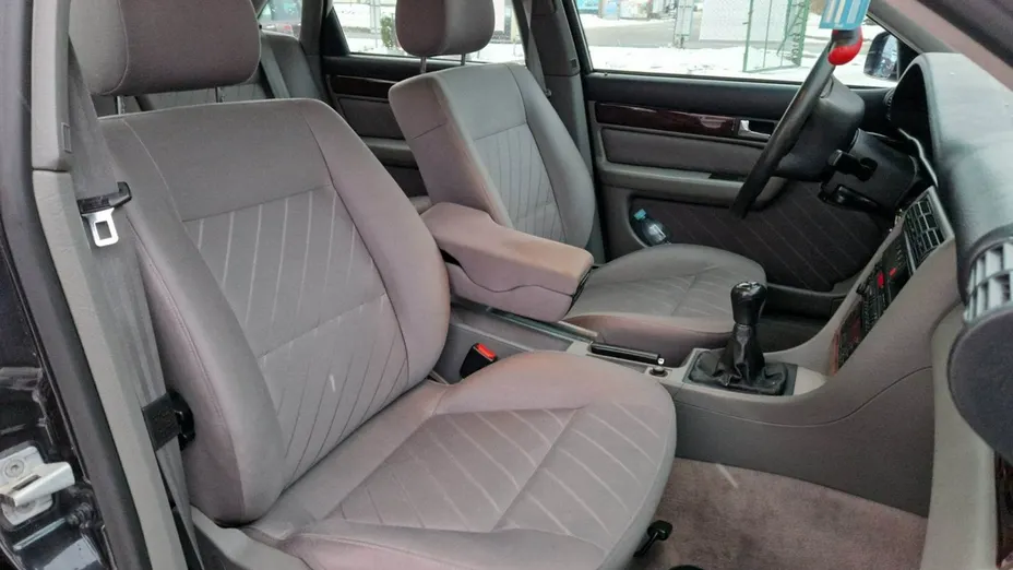 AUDI A6 -