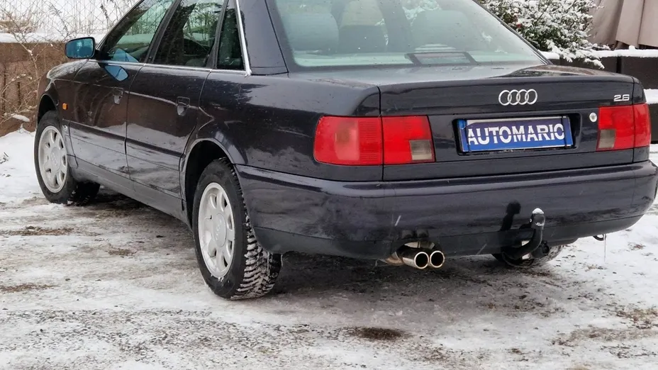 AUDI A6 -