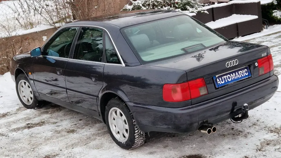 AUDI A6 -
