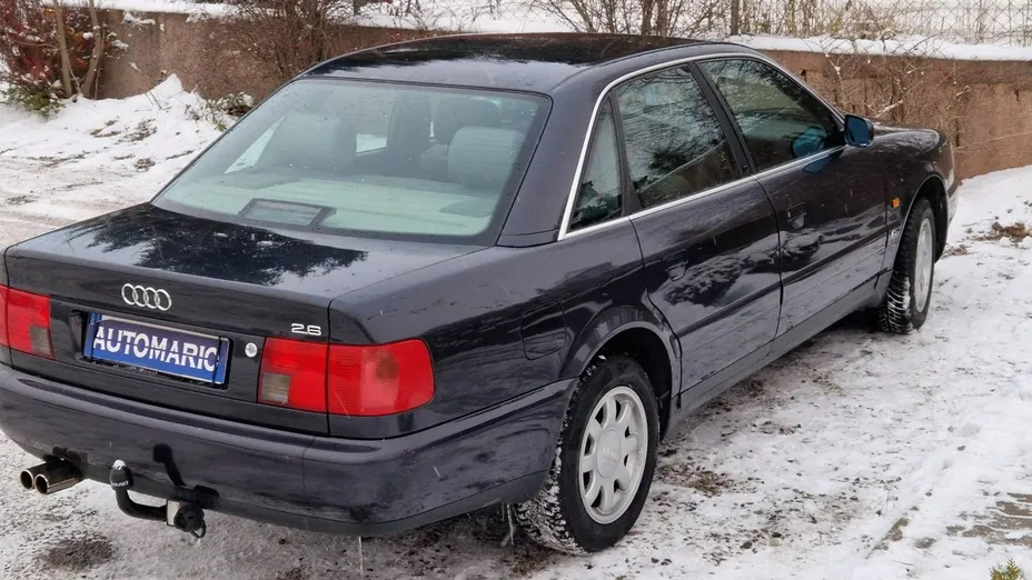 AUDI A6 -