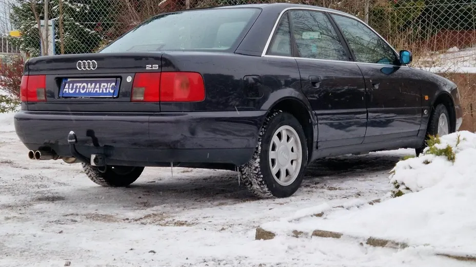 AUDI A6 -