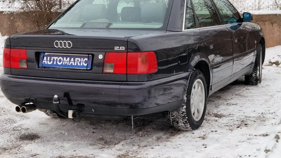 AUDI A6 -