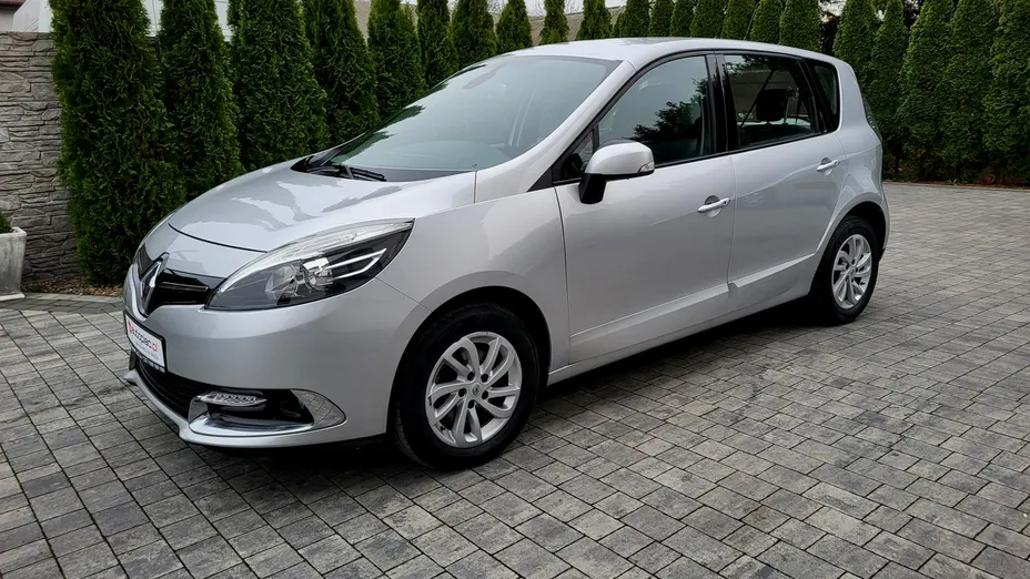 RENAULT Scenic -