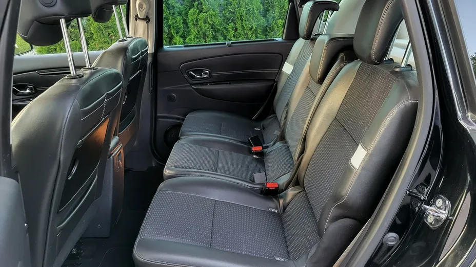 RENAULT Scenic -