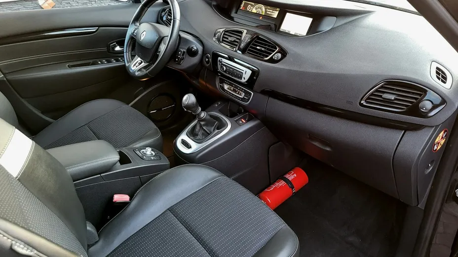 RENAULT Scenic -