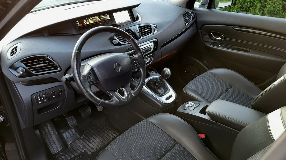RENAULT Scenic -