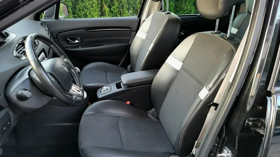 RENAULT Scenic -