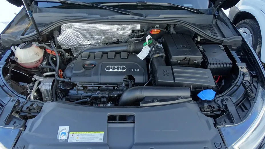 AUDI Q3 -