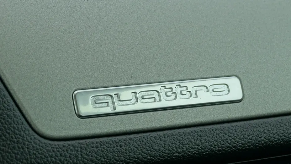 AUDI Q3 -
