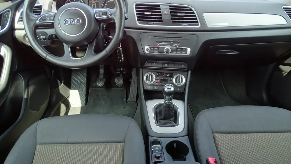 AUDI Q3 -