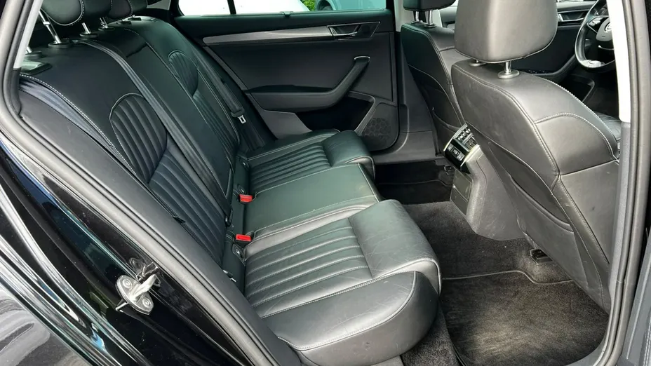 SKODA Superb -