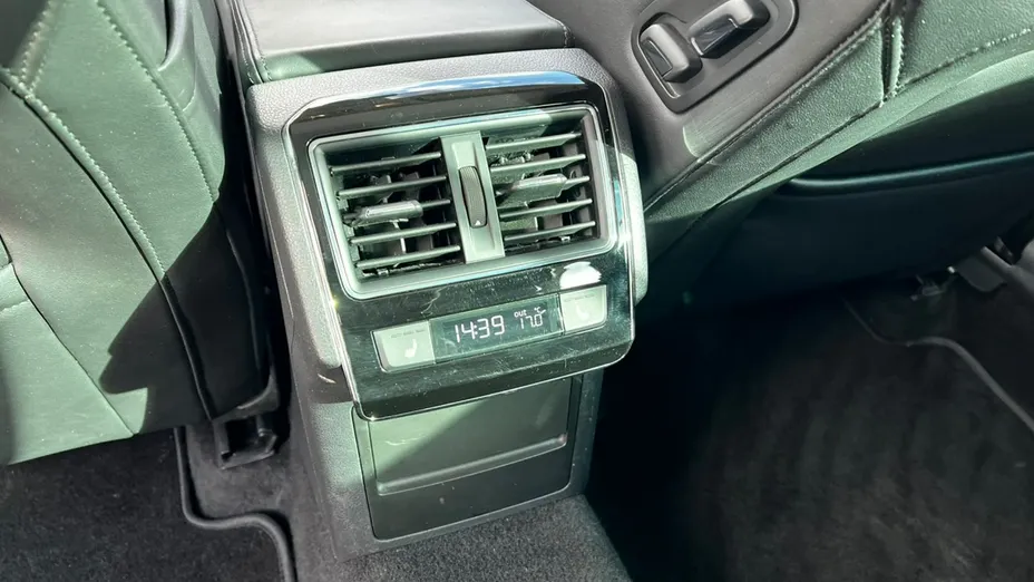 SKODA Superb -
