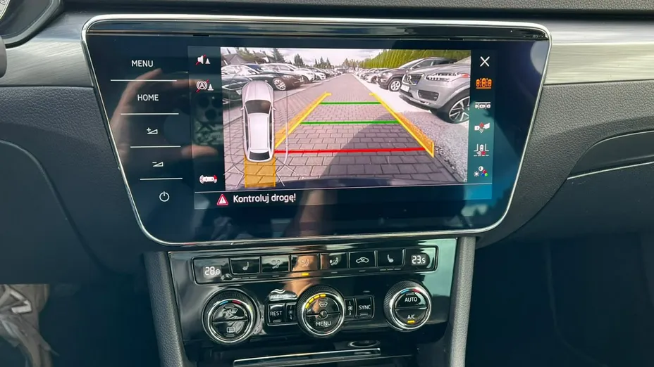 SKODA Superb -
