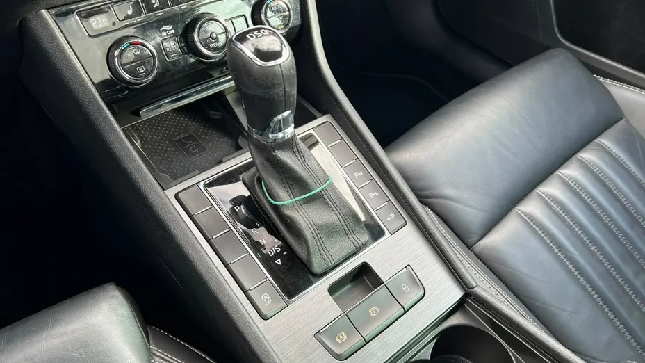 SKODA Superb -