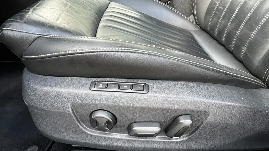 SKODA Superb -