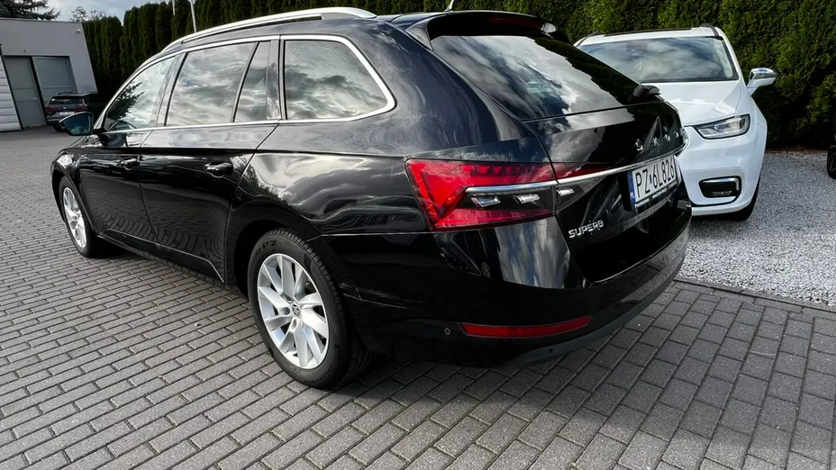 SKODA Superb -