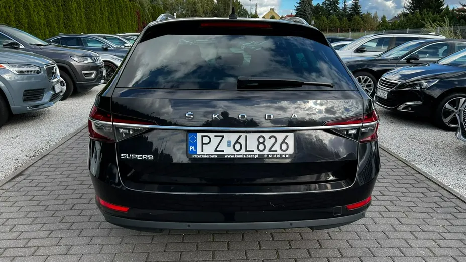 SKODA Superb -