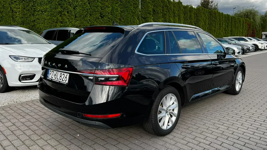 SKODA Superb -