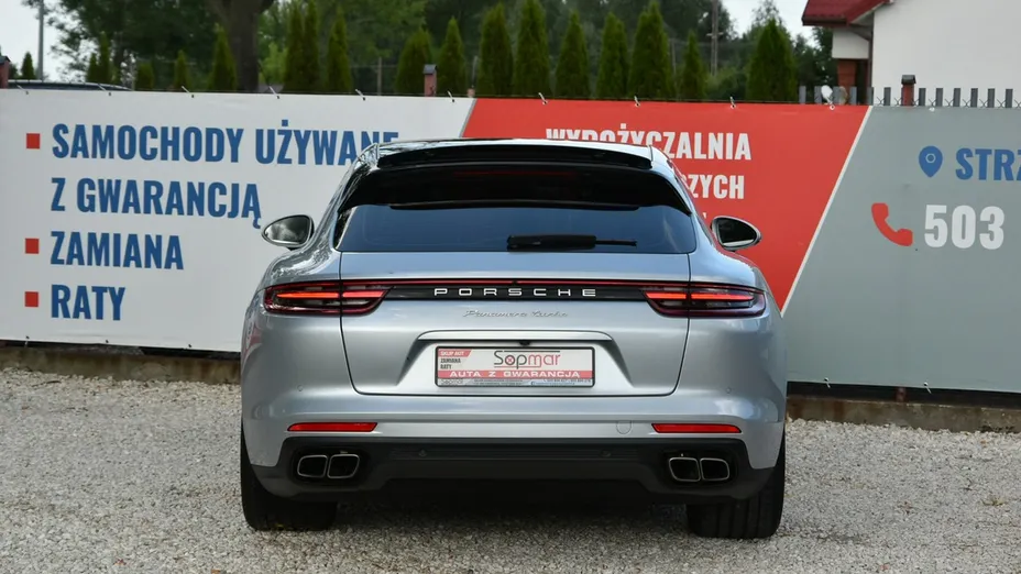 PORSCHE Panamera -