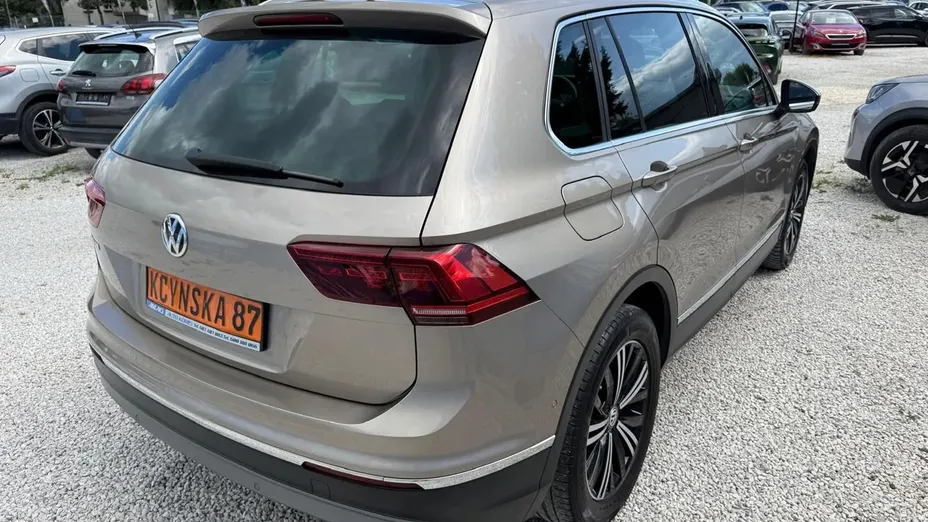 VOLKSWAGEN Tiguan -