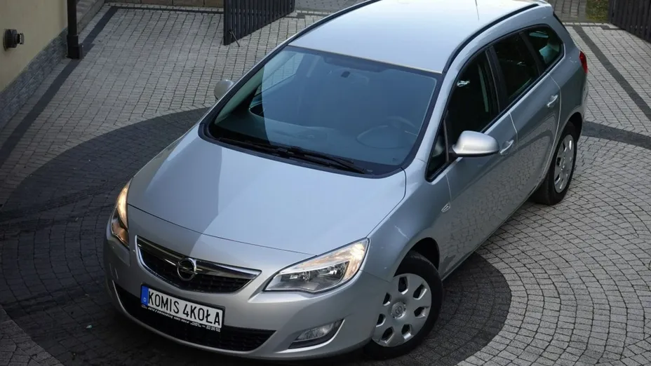 OPEL Astra -