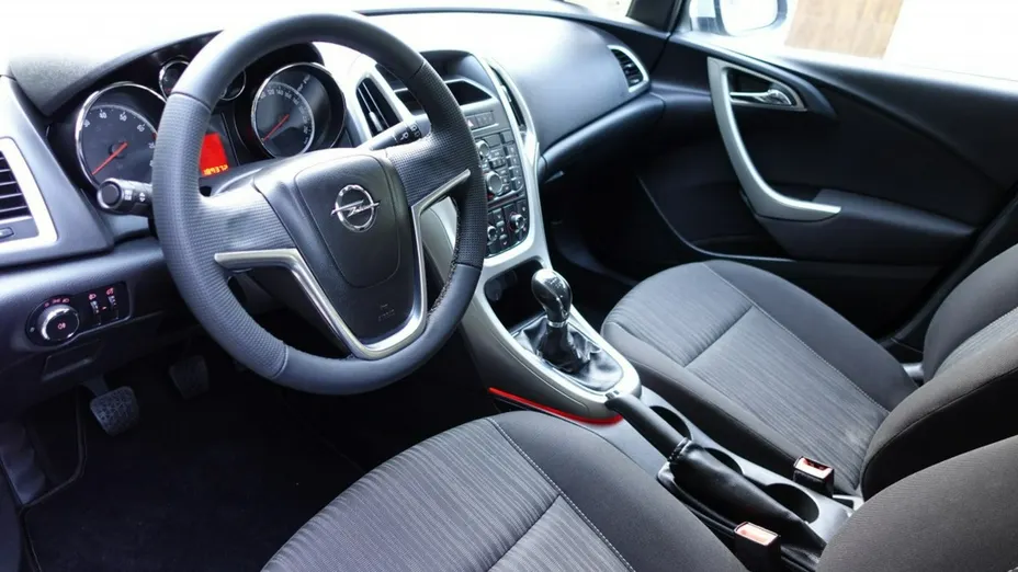 OPEL Astra -