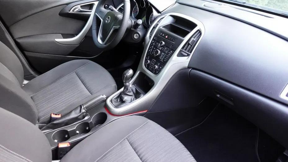 OPEL Astra -