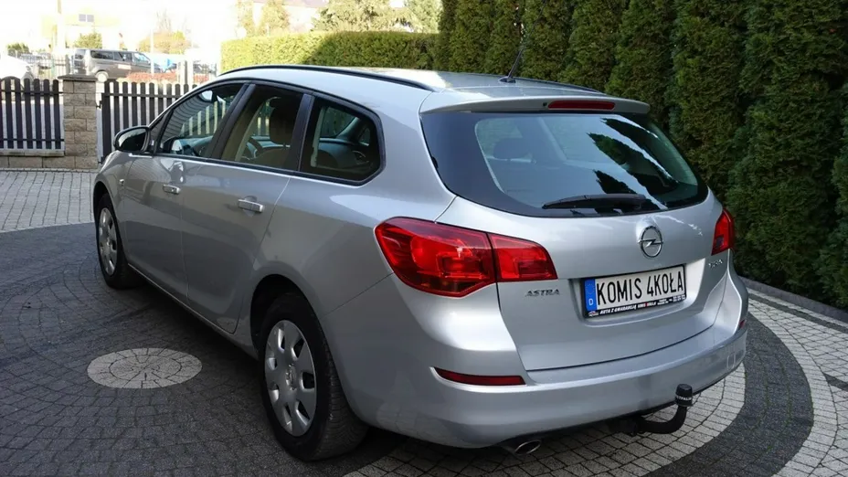 OPEL Astra -