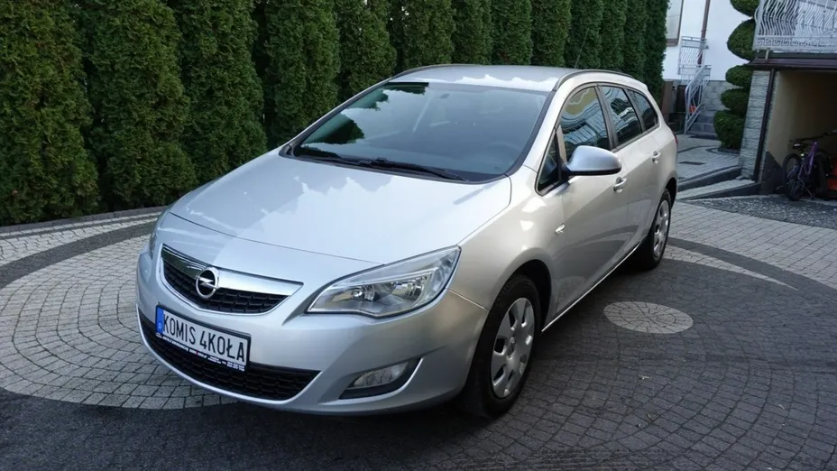 OPEL Astra -