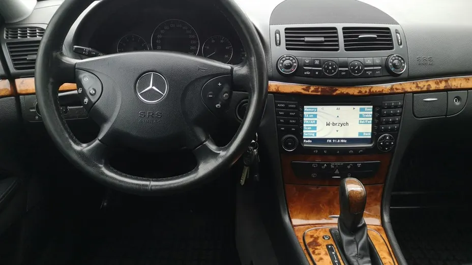MERCEDES-BENZ E Klasa -