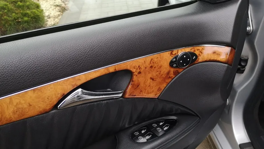 MERCEDES-BENZ E Klasa -