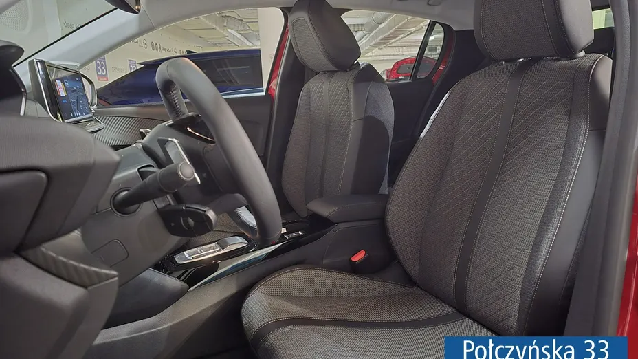 PEUGEOT 208 -