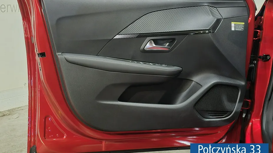 PEUGEOT 208 -