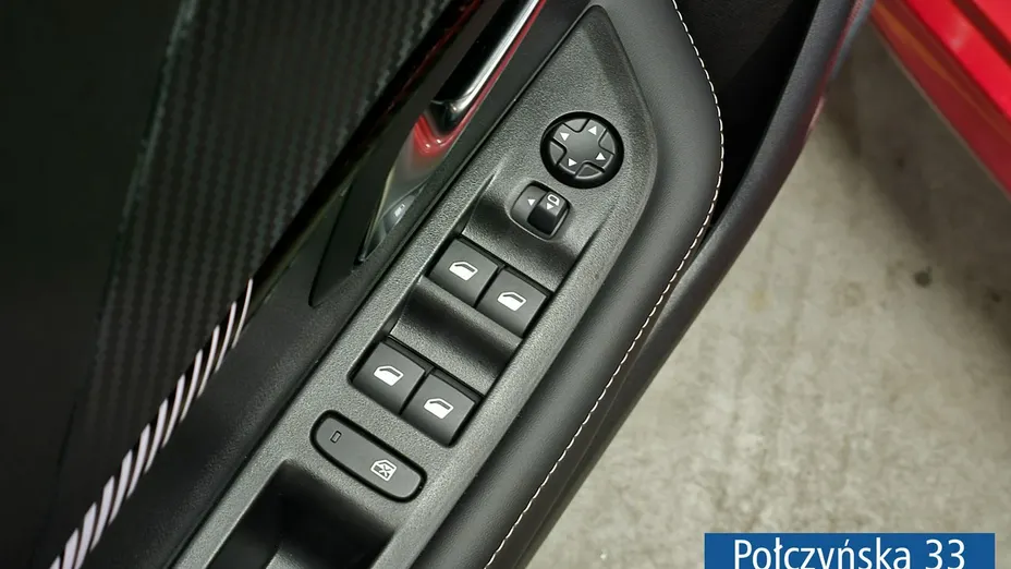 PEUGEOT 208 -