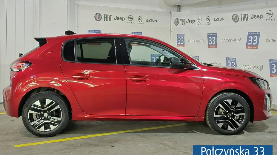PEUGEOT 208 -