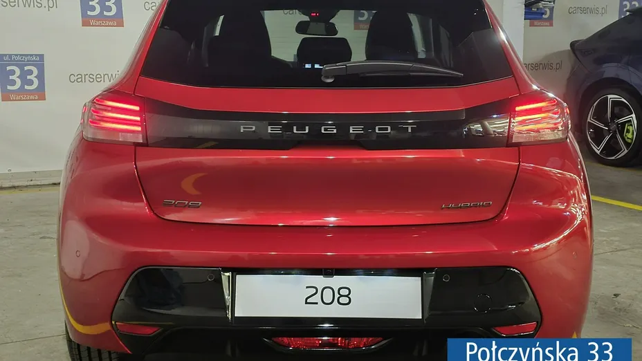 PEUGEOT 208 -