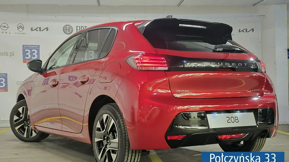 PEUGEOT 208 -