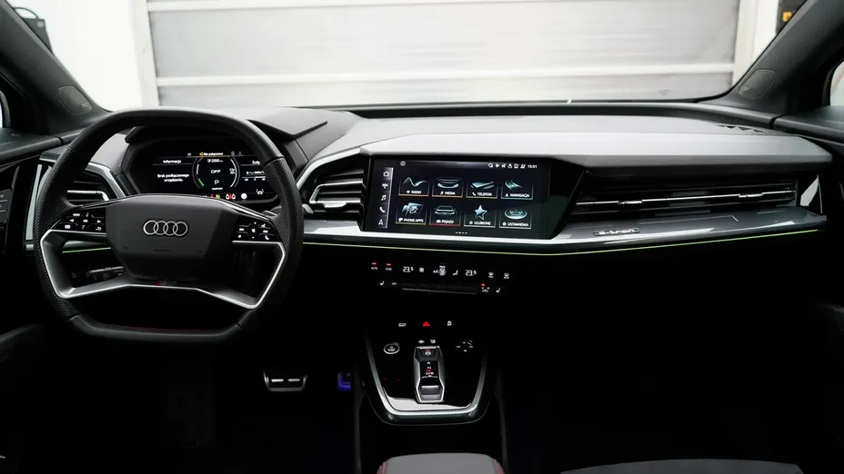 AUDI Q4 Sportback e-tron -