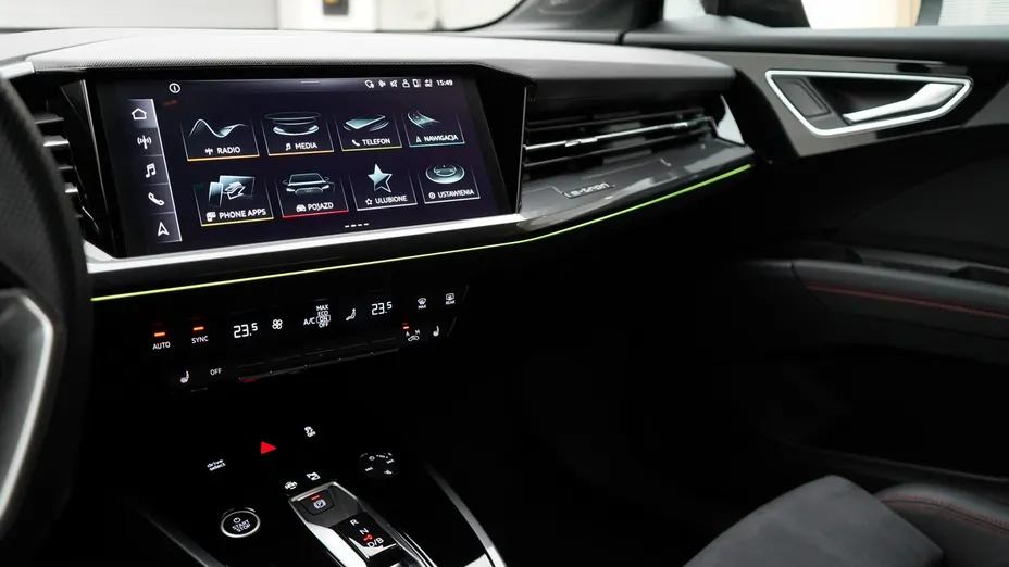AUDI Q4 Sportback e-tron -