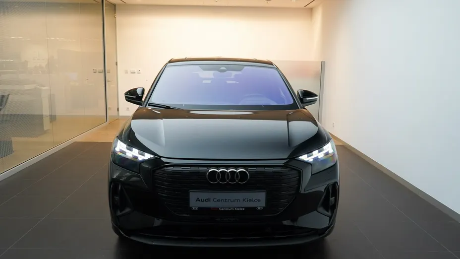 AUDI Q4 Sportback e-tron -