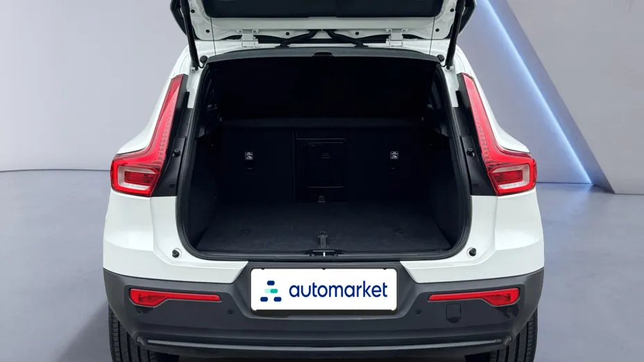 VOLVO XC40 XC40 B3 Plus Dark aut